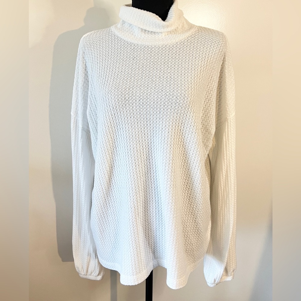 GAP Ivory Waffle Turtleneck Sweater - Women's